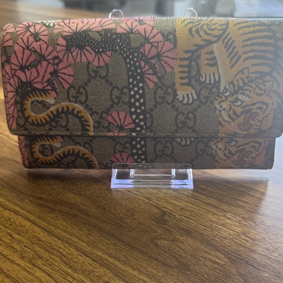 Gucci Pink and Brown Tiger Patterned Wallet - Picture 1 of 15